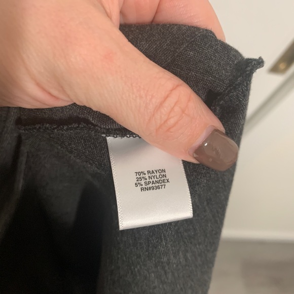 Liz Claiborne Grey Stretchy Pencil Skirt - Picture 4 of 5